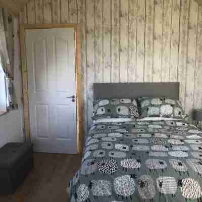 The Snuggly Sheep Shepherd Hut Campview Farm Stay Rooms