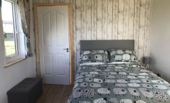 The Snuggly Sheep Shepherd Hut Campview Farm Stay