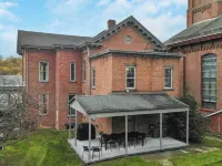 On Catskill Main Street Upscale Charm Outdoor Living Beatrice by AvantStay Hotels in Catskill