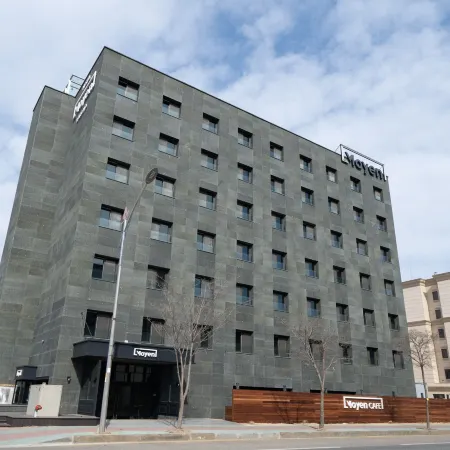Moyen Hotel