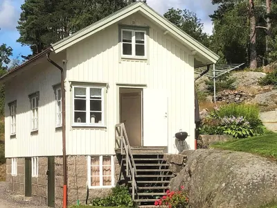 5 Person Holiday Home in Kungshamn-by Traum Hotels near Soteleden Tångevik