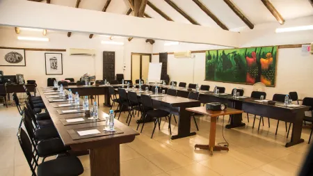 Chaminuka Lodge and Nature Reserve Отели в г. Лусака