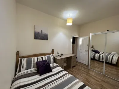 Charming 2-Bedrooms City Centre Apartment-No Party