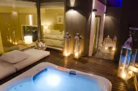 Alasia Boutique Hotel - Hot Tub