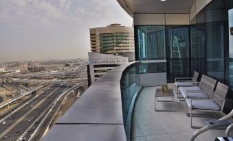 Luxury 4Br Apartment in Horizon Towers