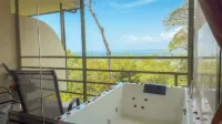 Issimo Suites (Adults Only) - Hot Tub