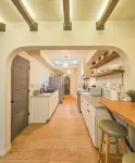 Brimfield Stay - Hosteller