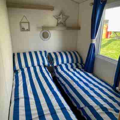 3 Bed-sleeps 8-pet Friendly-parking-sea View Rooms