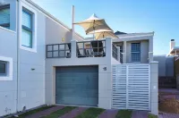 Voorschoten, Langebaan 6-Sleeper