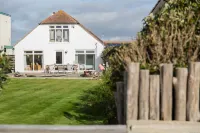 Fairlight - Charming Coastal Home on the Beach Hotel in zona East Wittering Beach