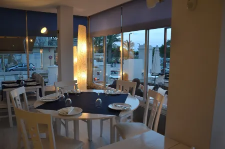 Solvi Hotel - Adults Only Отели в г. Вильянуэва и Ла Гелтру