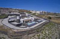 Brilliance Suites - Infinity Pools