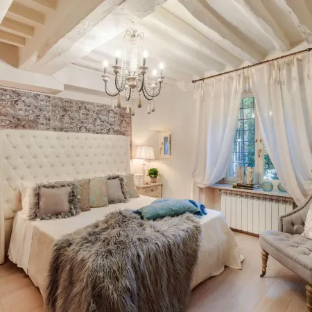 Casa Blanc in Lucca with 1 Bedrooms and 1 Bathrooms