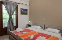 Artemis Apartments Hotels in Papigko