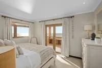The Bellafonte - Luxury Oceanfront Hotel Отели в г. Кралендейк