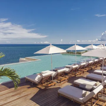 The Fives Oceanfront Puerto Morelos