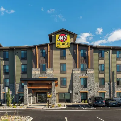 My Place Hotel-Portland East, or Hotel dekat Lapangan Golf Glendoveer