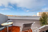 Santa, Sea & Sun Hotels in Torres Vedras
