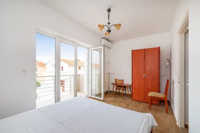 Room in Guest Room - Cozy Room Near Beach D
