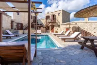 Stone Court Boutique Studios - Pools