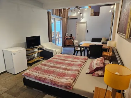 Galeria in the Garden Отели рядом с достопримечательностью «Централна джамия на Пловдив - Джумая джамия»