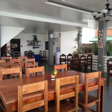Dolphin Bay Resort