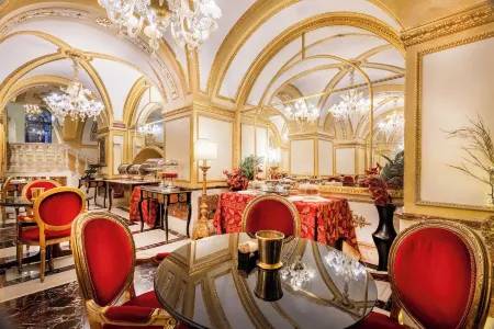 Hotel des Epoques Отели в г. Пномпень