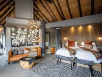 Tuningi Safari Lodge Hotels in Zeerust