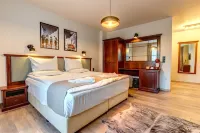 Mountain Lake Hotel Hotels near Художествена галерия Смолян