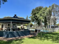 Young Caravan Park Hotels in Young