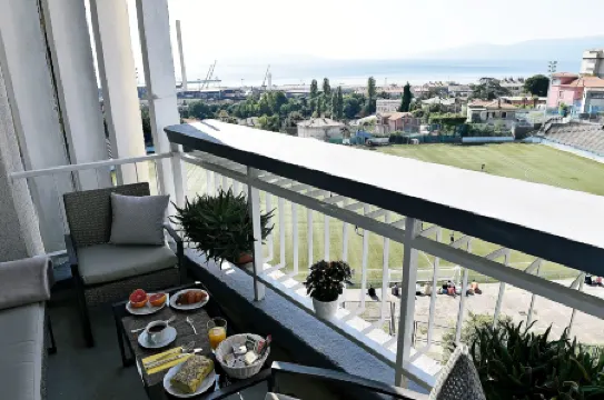 Apartment Fran Green & Blue