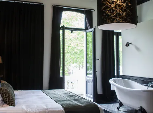 B in Antwerp - Bed and Breakfasts