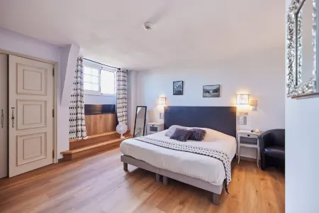 Hôtel les Deux Magots Отели рядом с достопримечательностью «Circus In Track Stey»