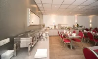 City-Hotel am Wasserturm Halle - sarapan