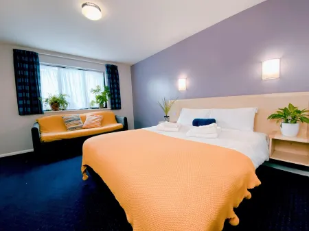 Redwings Lodge Dunstable