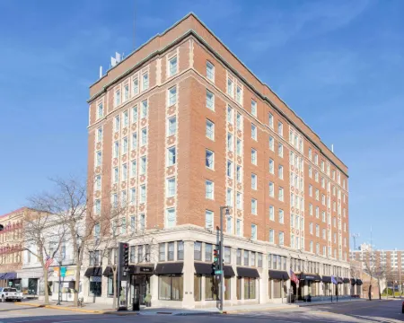 Hotel Retlaw, Trademark Collection by Wyndham Hotels in Fond du Lac County