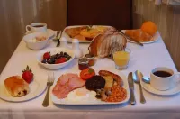 Woodlands - breakfast