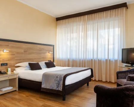 Augustus Hotel Hotels in Biella