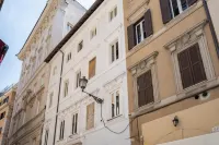 59 Steps Trevi Hotels in Trevi