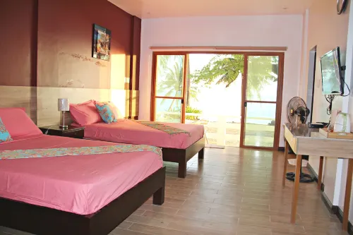 Submarine Garden Beach Resort Hotels in Lobo