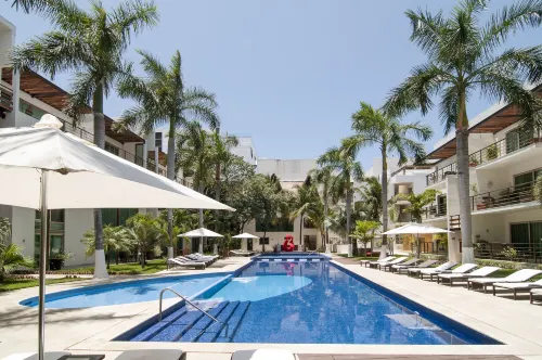Luxurious & Central Condo in Playa Steps from the Beach