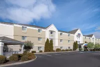 Candlewood Suites Elkhart Hotels in Elkhart