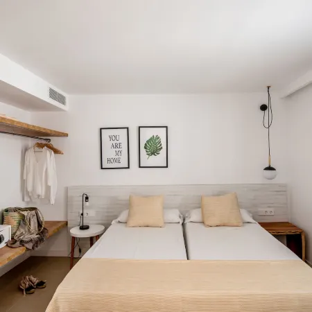 Apartamentos Es Pujols - Emar Hotels