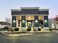 Quality Inn & Suites Hotels near Cincinnati Observatory