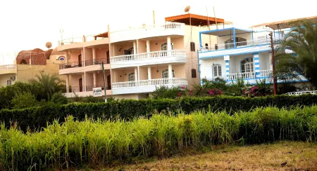 Luxor Guest House Отели рядом с достопримечательностью «Колоссы Мемнона»