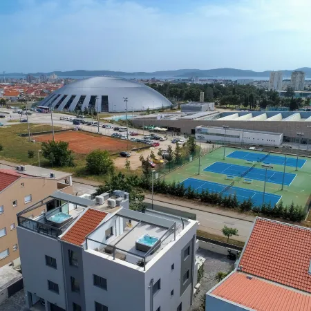 Luxury Majpruz Suites I