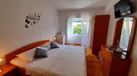 Pansion Ivan & Ivana Hotels in Bol
