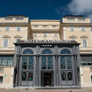 Hotel San Giorgio Hotels near Civitavecchia