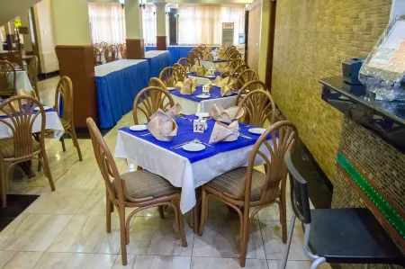 Pinecone Hotel Kisumu Отели в г. Кисуму