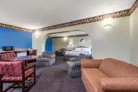 Days Inn & Suites by Wyndham Youngstown / Girard Ohio